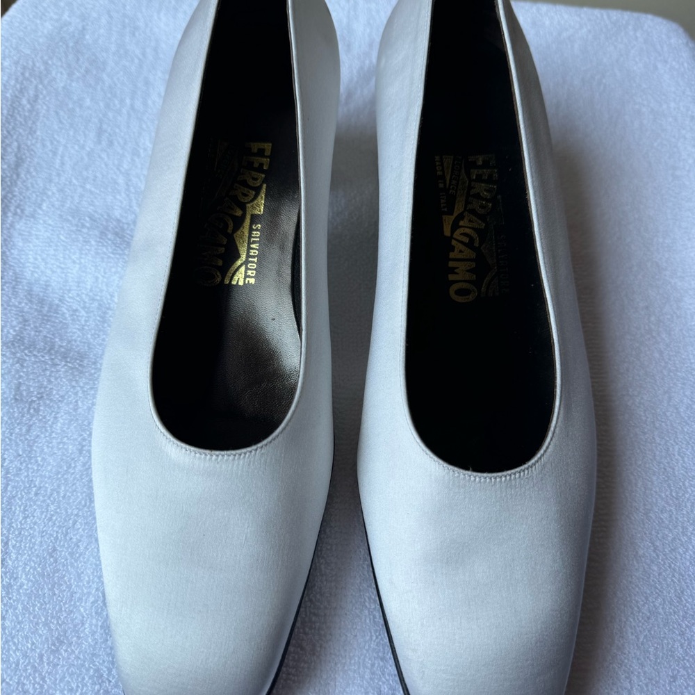 Dyable Satin Ferragamo pumps ( women )